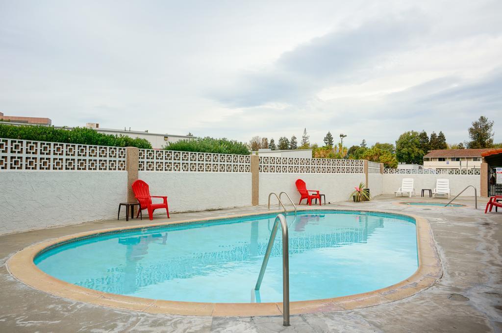 Ez 8 Motel San Jose II Екстер'єр фото